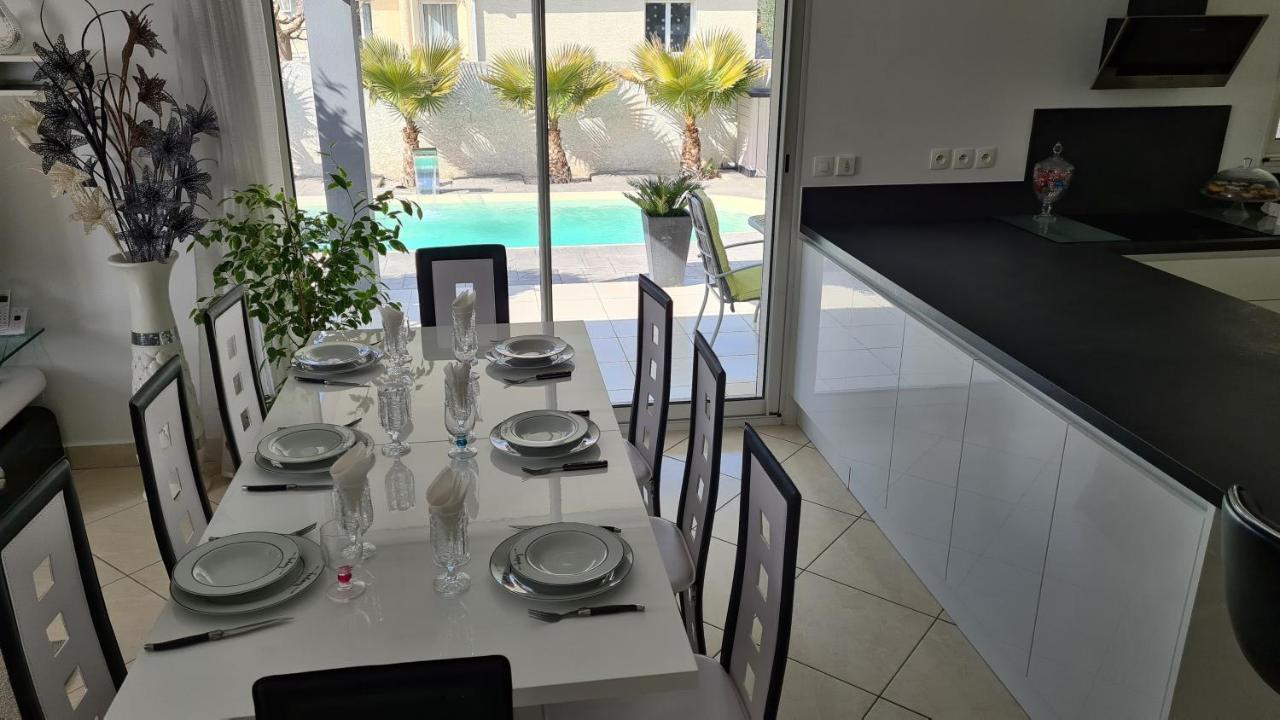 Villa Piscine De La Garrigue Florensac Екстериор снимка